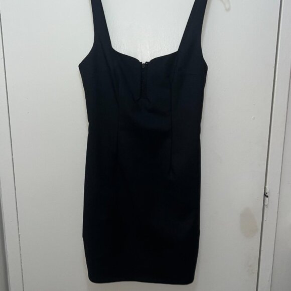 The Perfect Little Black Dress by Tobi - XS/TP - Deep Plunge Neckline - Picture 5 of 11